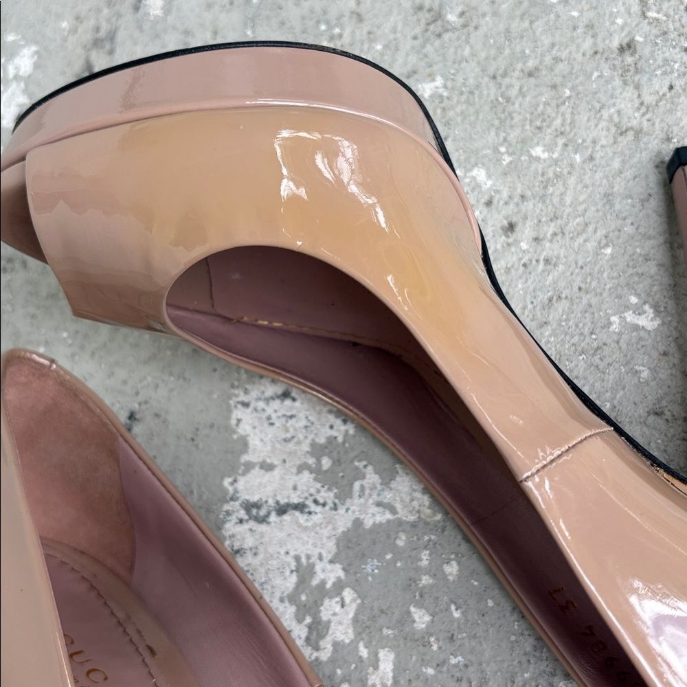 Gucci patent leather nude peep toe heels - Picture 3 of 10
